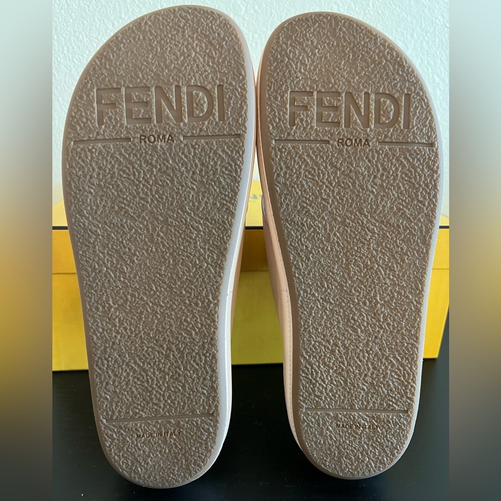 FENDI Vitello Fendigraphy Logo CrissCross Platform Slide Sandal Pink Gold Sz39.5 - Picture 4 of 11